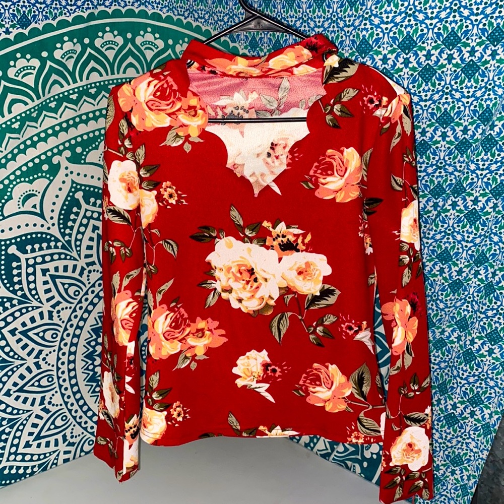 Cute & flirty floral top
